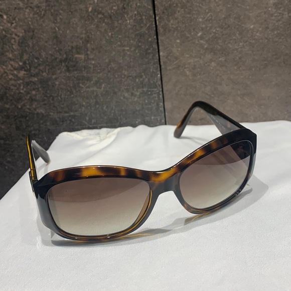 Gucci Accessories - Authentic Gucci Sunglasses with cover